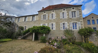 6022 – BELLE MAISON BOURGEOISE – CENTRE VILLE MONTBARD – 330 M2