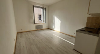 6044 – STUDIO EN BON ETAT – 24 m2 – SEMUR EN AUXOIS